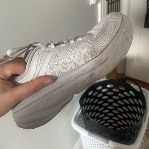 Women’s Hoka Bondi 8 running shoes SZ 7.5B